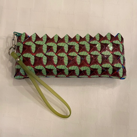 Ecoist Woven Wristlet Clutch Sustainable Fashion Candy Gum Wrappers Snack Bag - Picture 1 of 11